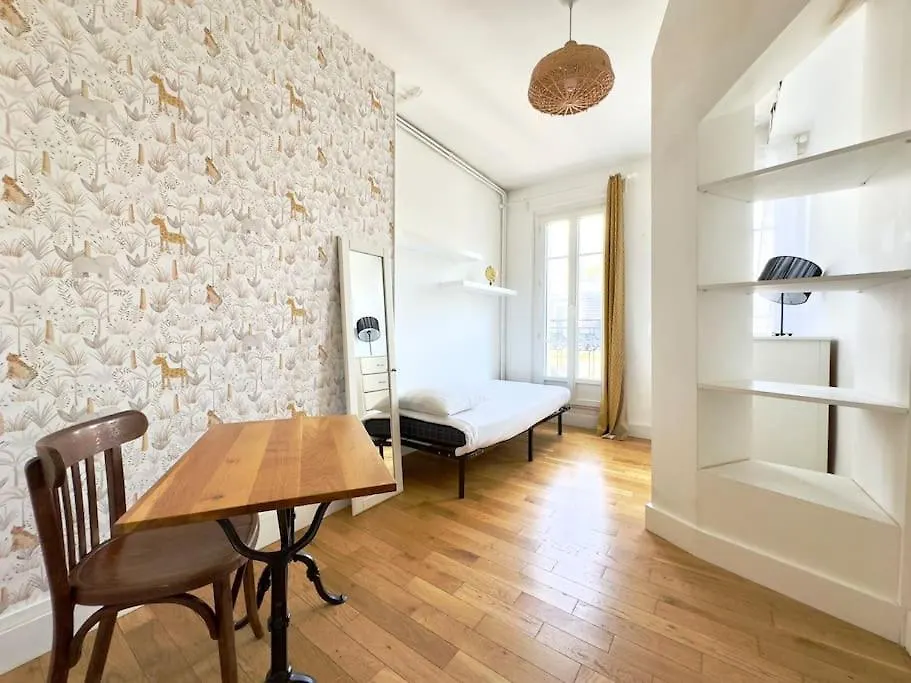 Apartament Charmant Appartement 3P - Paris 18 Francja